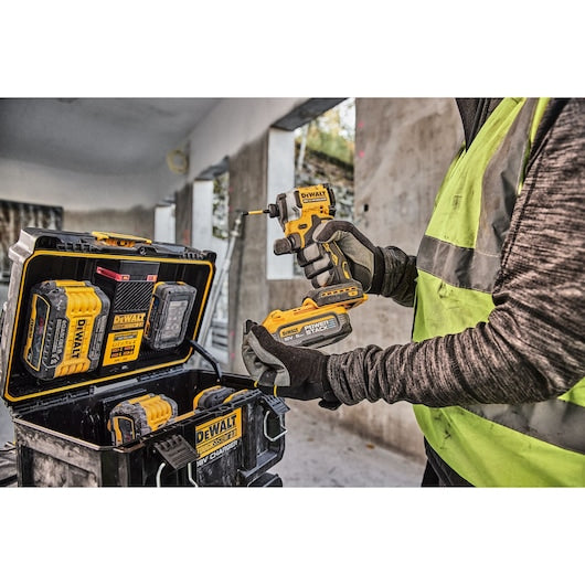DeWalt DWST83471 - Caixa de carga 18V ToughSystem 2.0